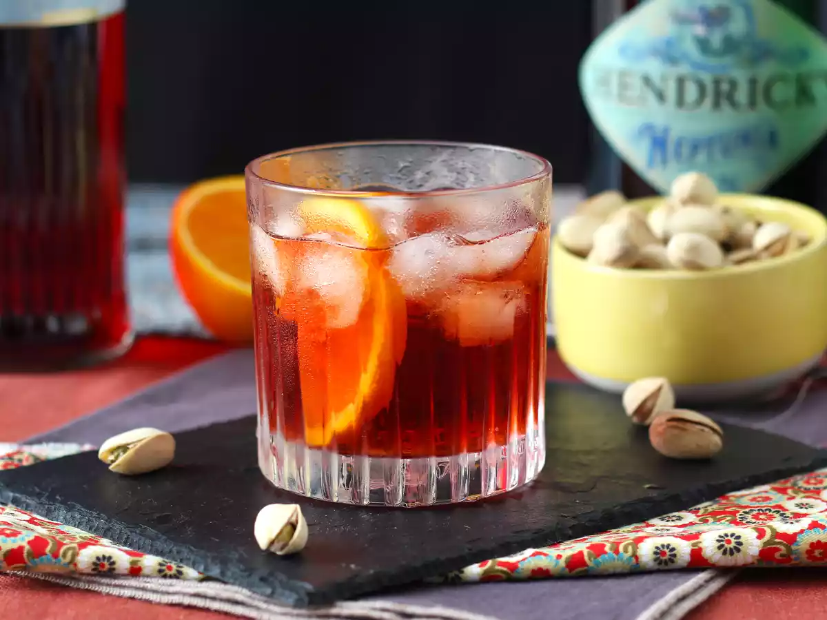 Negroni: przepis z odpowiednimi dawkami do przygotowania w domu - zdjęcie 5