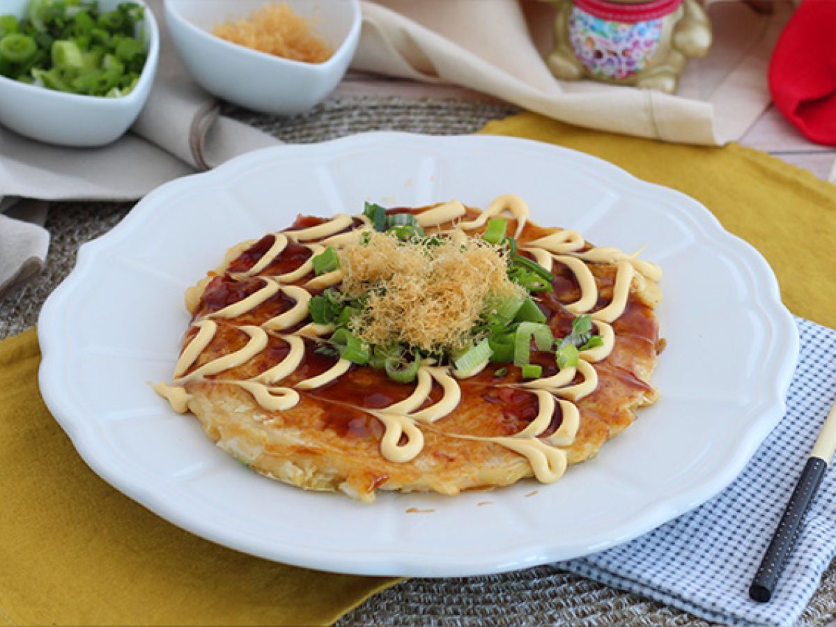 Okonomiyaki - japoński omlet