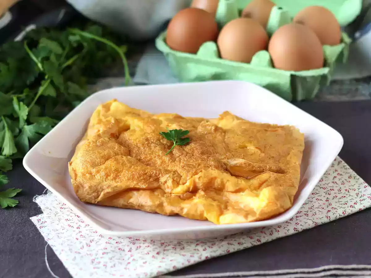Omlet we frytkownicy powietrznej, lekki przepis bez brudzenia czegokolwiek w kuchni! - zdjęcie 4