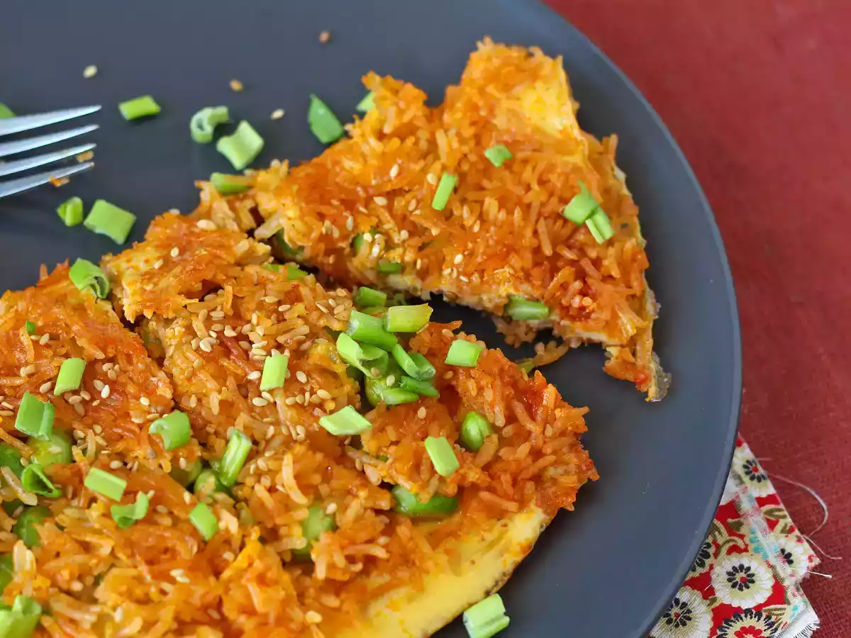 Omlet z chrupiącym ryżem i ziarnami soi, pikantny posiłek, który jest szybki i bezodpadowy! - zdjęcie 4