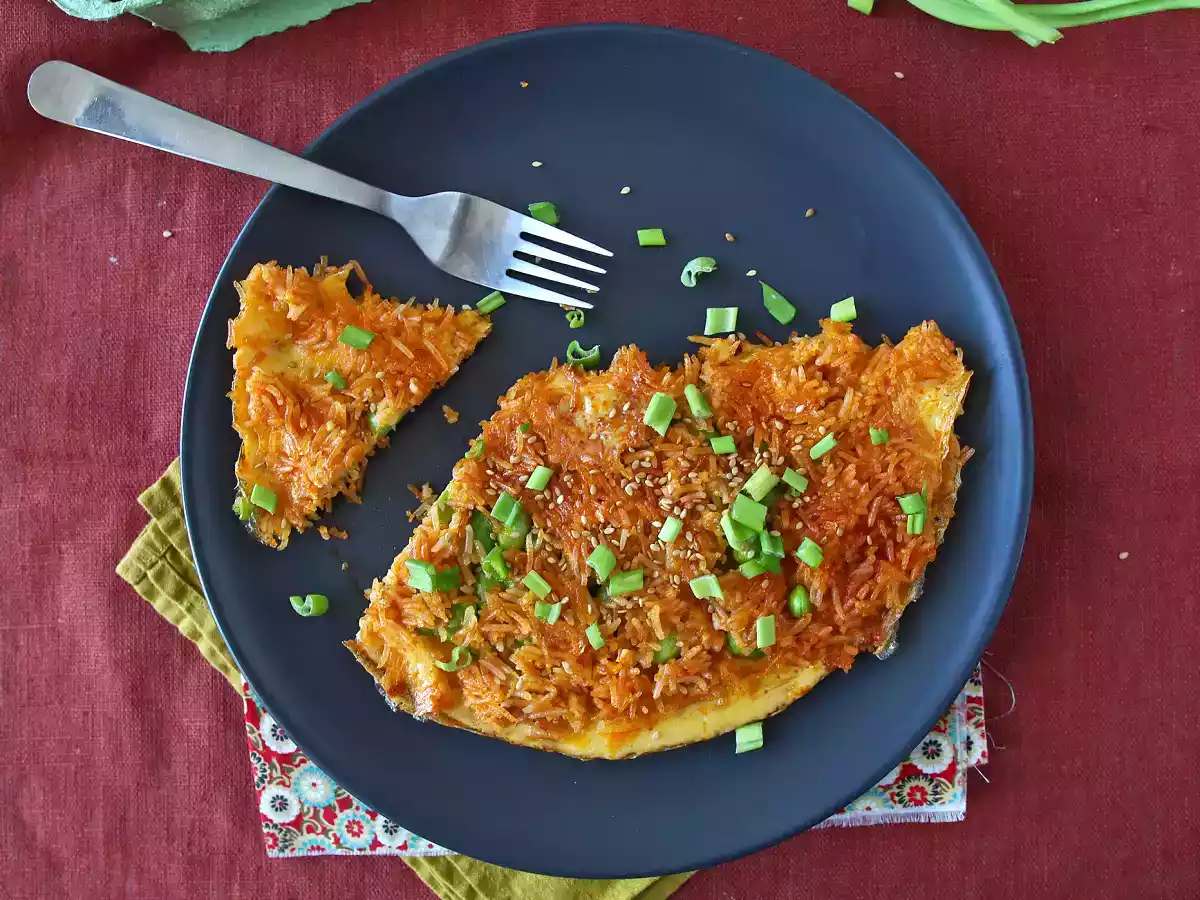 Omlet z chrupiącym ryżem i ziarnami soi, pikantny posiłek, który jest szybki i bezodpadowy! - zdjęcie 6