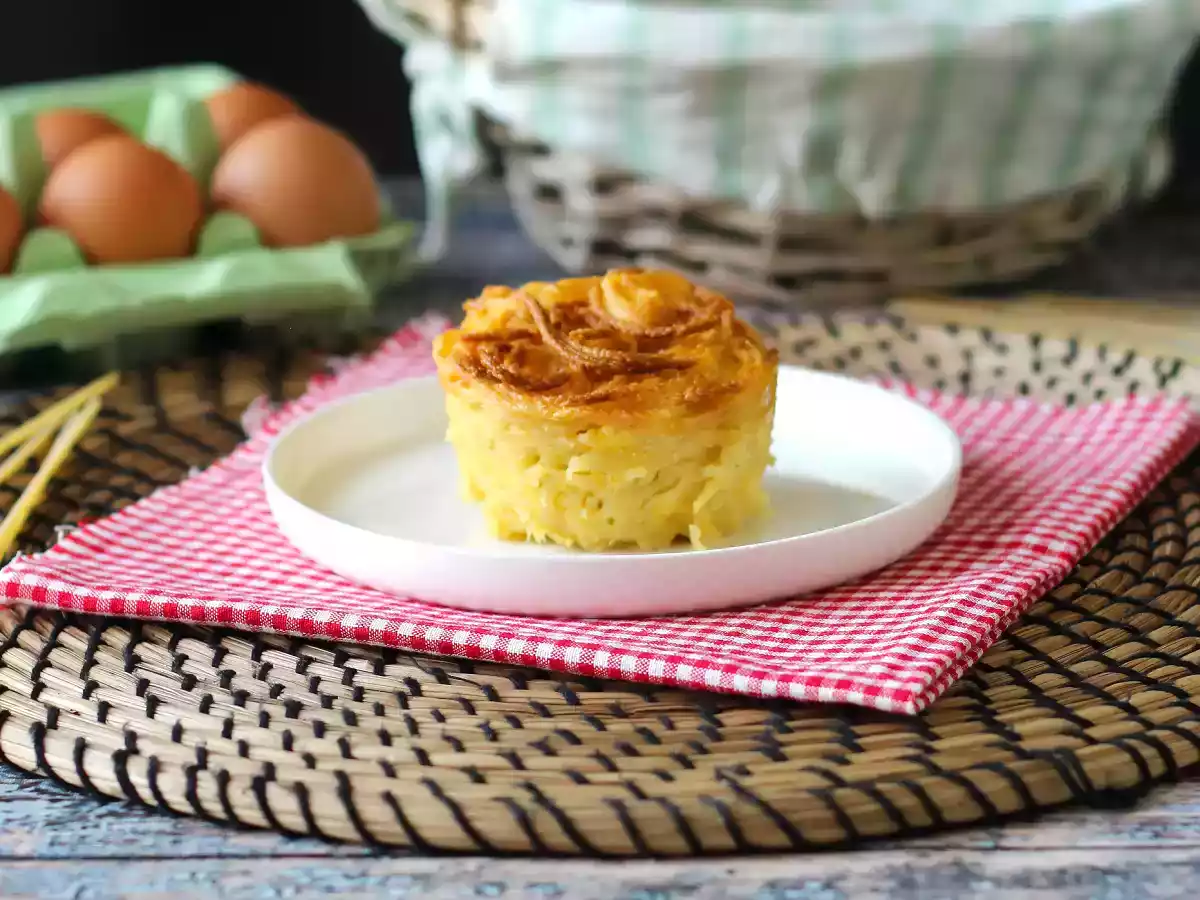 Omlet z makaronem w frytkownicy powietrznej