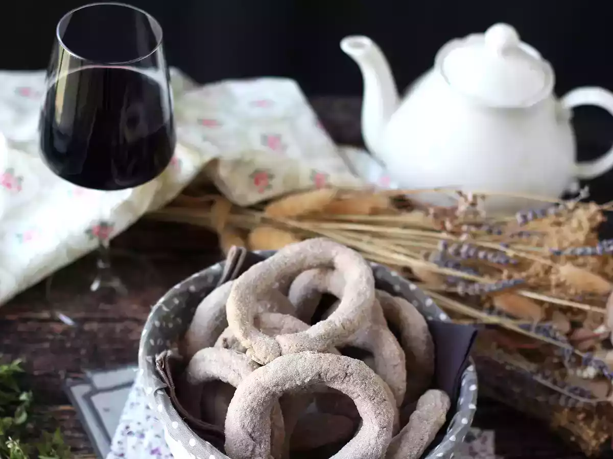 Pączki z czerwonym winem: przepis babci, który każdy powinien znać! - zdjęcie 2