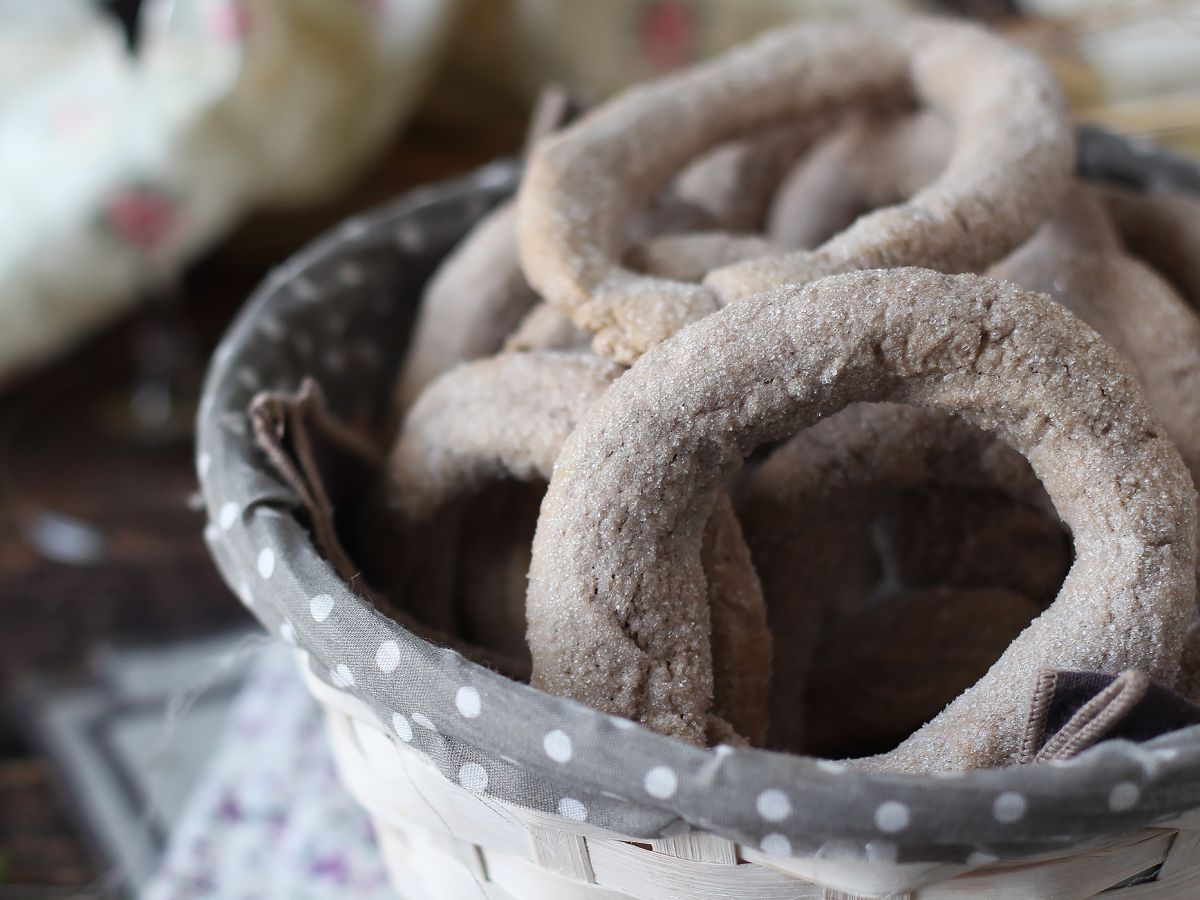 Pączki z czerwonym winem: przepis babci, który każdy powinien znać! - zdjęcie 3