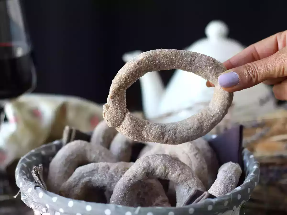 Pączki z czerwonym winem: przepis babci, który każdy powinien znać! - zdjęcie 4