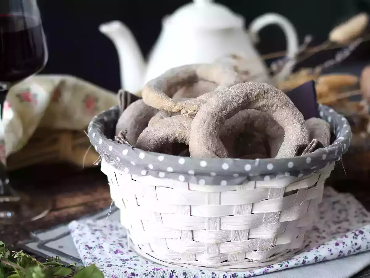 Pączki z czerwonym winem: przepis babci, który każdy powinien znać! - zdjęcie 7