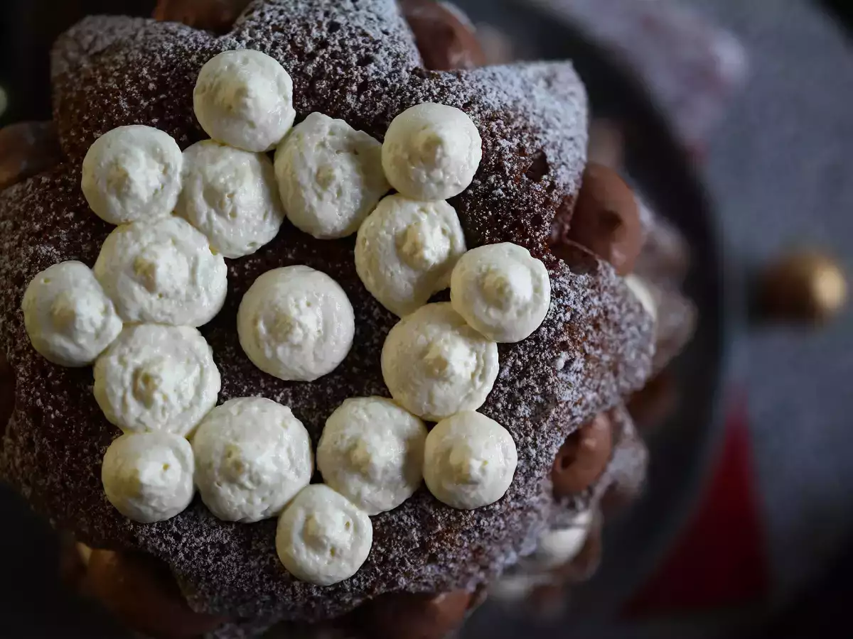 Pandoro nadziewane kremem Nutella i kremem waniliowym – choinka bożonarodzeniowa - zdjęcie 8