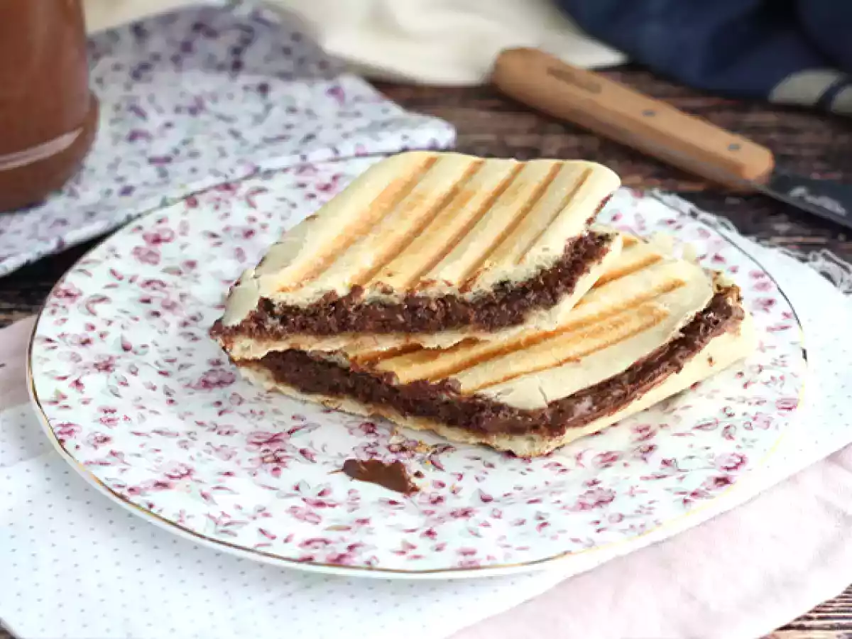 Panini z kremem czekoladowym