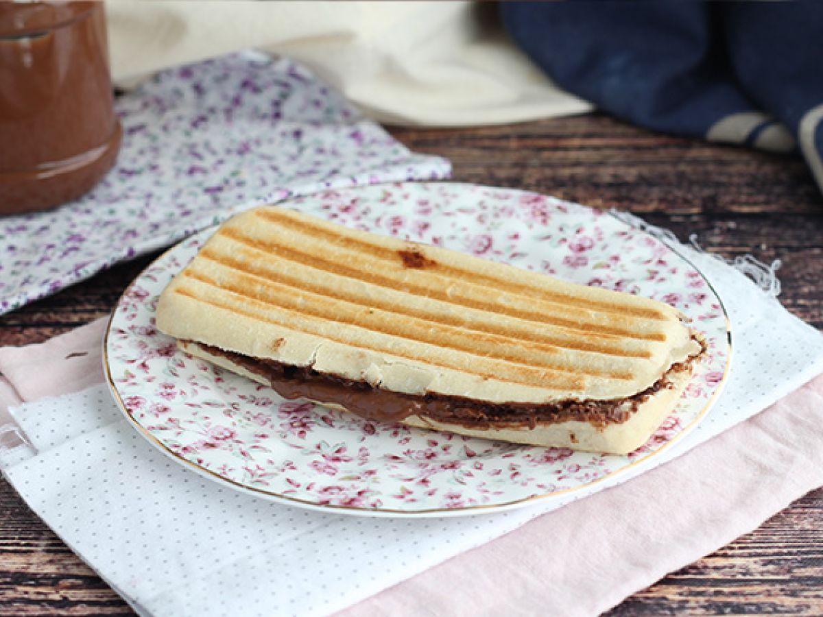 Panini z kremem czekoladowym - zdjęcie 2