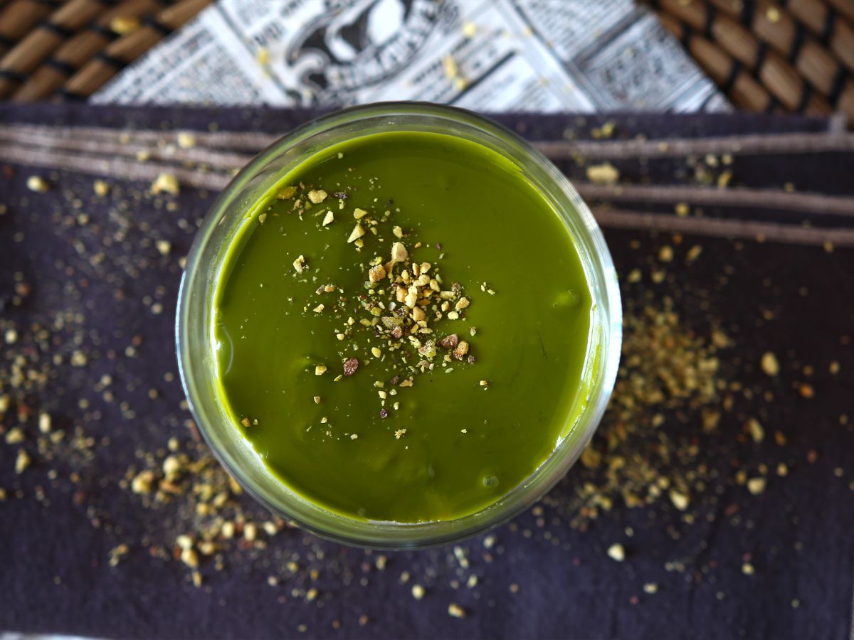 Panna cotta pistacjowa - łatwy przepis, który wszyscy uwielbiają! - zdjęcie 3