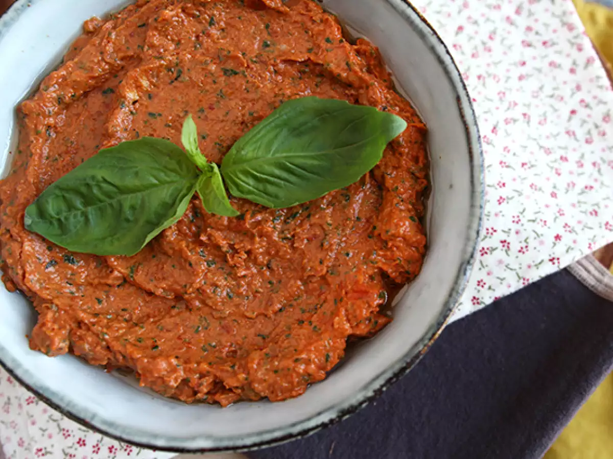 Pasta z konfitowanych pomidorów i bazylii - zdjęcie 4