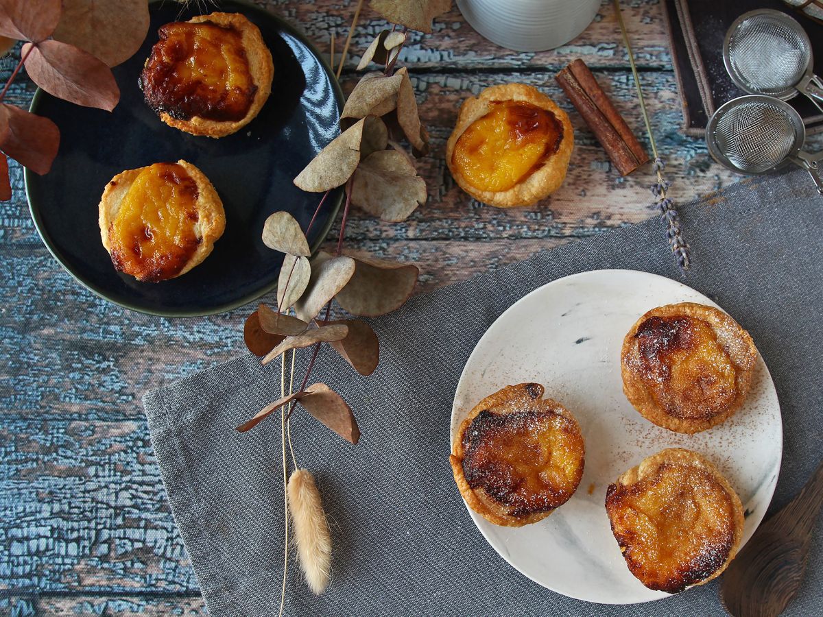 Pastéis de nata we frytkownicy powietrznej. Szybki i łatwy przepis na tradycyjne portugalskie słodycze. - zdjęcie 4