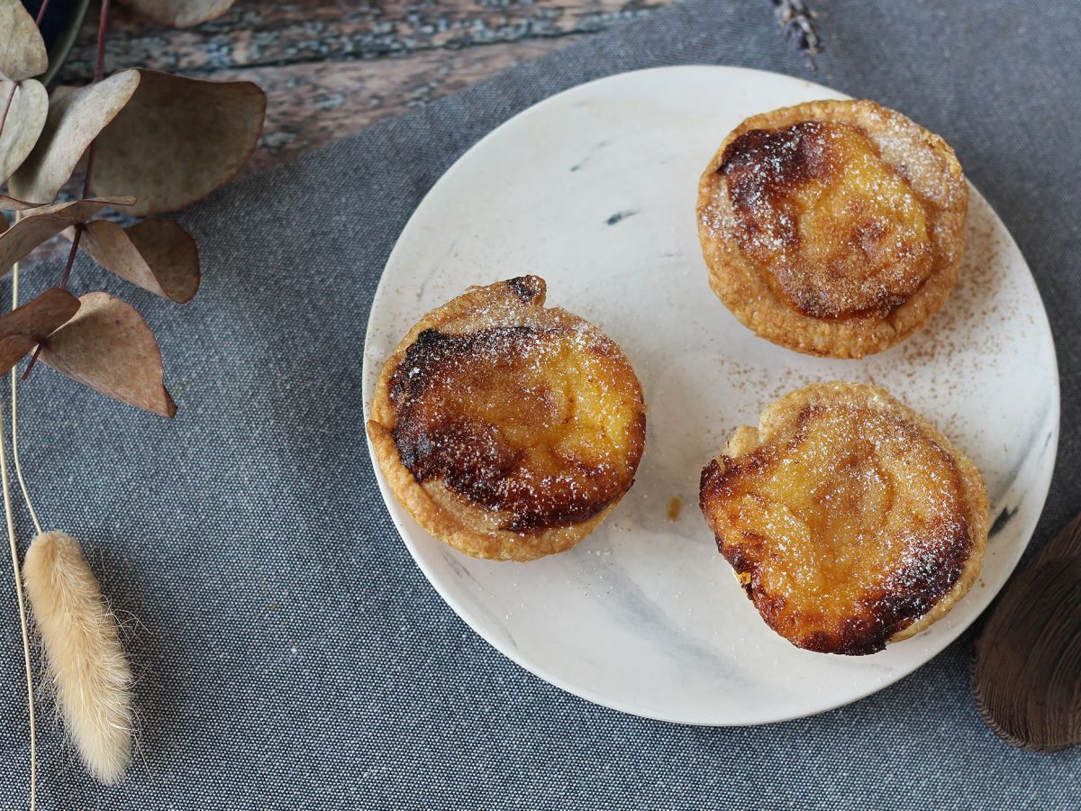 Pastéis de nata we frytkownicy powietrznej. Szybki i łatwy przepis na tradycyjne portugalskie słodycze. - zdjęcie 8