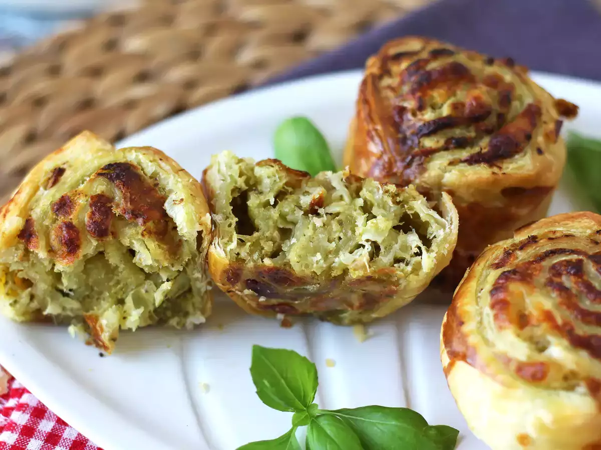 Paszteciki z mozzarellą i pesto z frytownicy powietrznej, gotowe w 15 minut! - zdjęcie 3