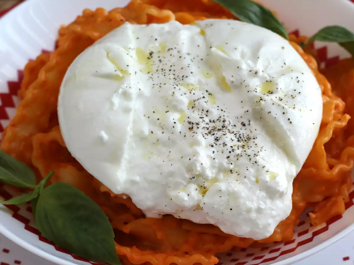 Pesto kalabryjskie z kremową burratą - zdjęcie 2