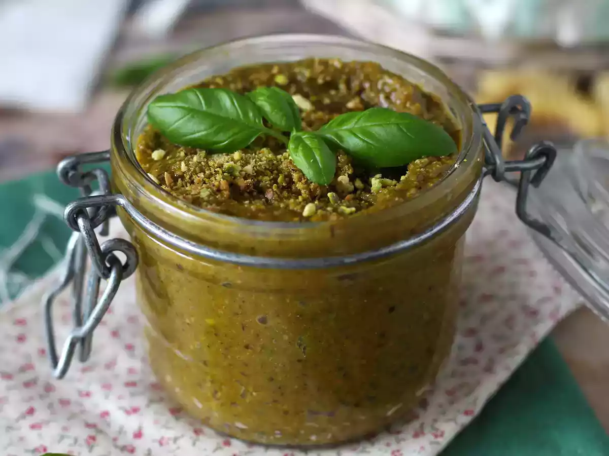 Pesto pistacjowe, łatwy i smaczny sos - zdjęcie 5