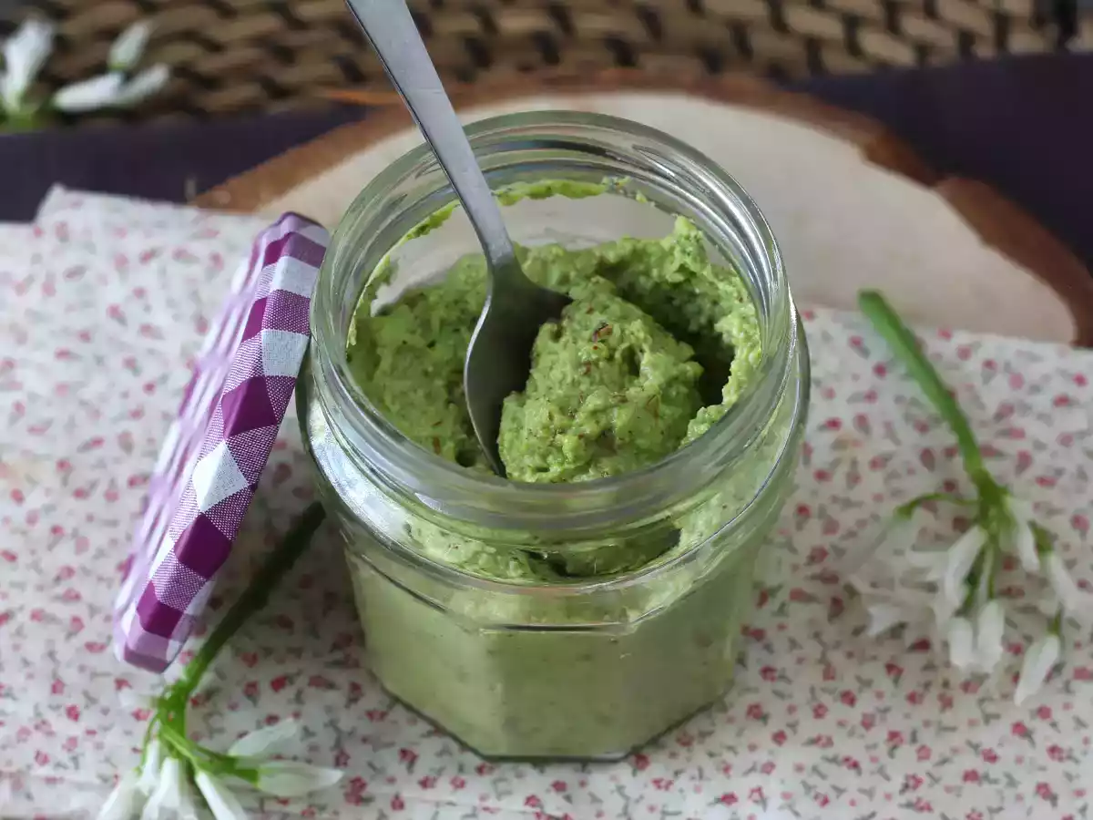 Pesto z czosnku niedźwiedziego, aromatyczne i super smaczne! - zdjęcie 2