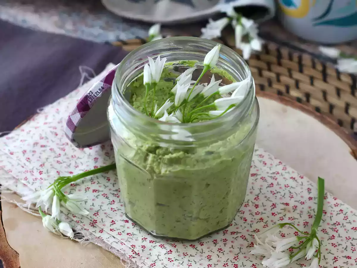 Pesto z czosnku niedźwiedziego, aromatyczne i super smaczne! - zdjęcie 3