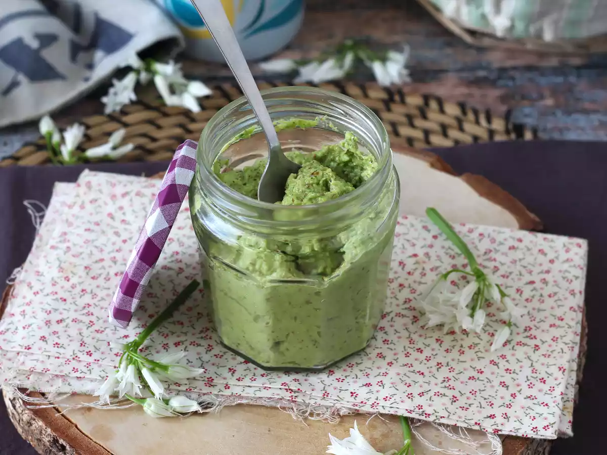 Pesto z czosnku niedźwiedziego, aromatyczne i super smaczne! - zdjęcie 4