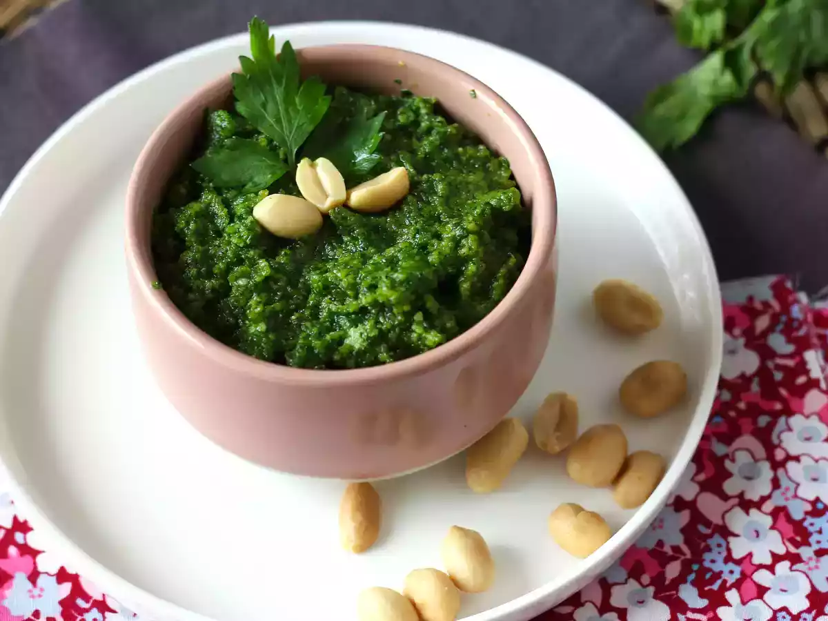 Pesto z pietruszki i orzeszków ziemnych - eksplozja smaków - zdjęcie 2