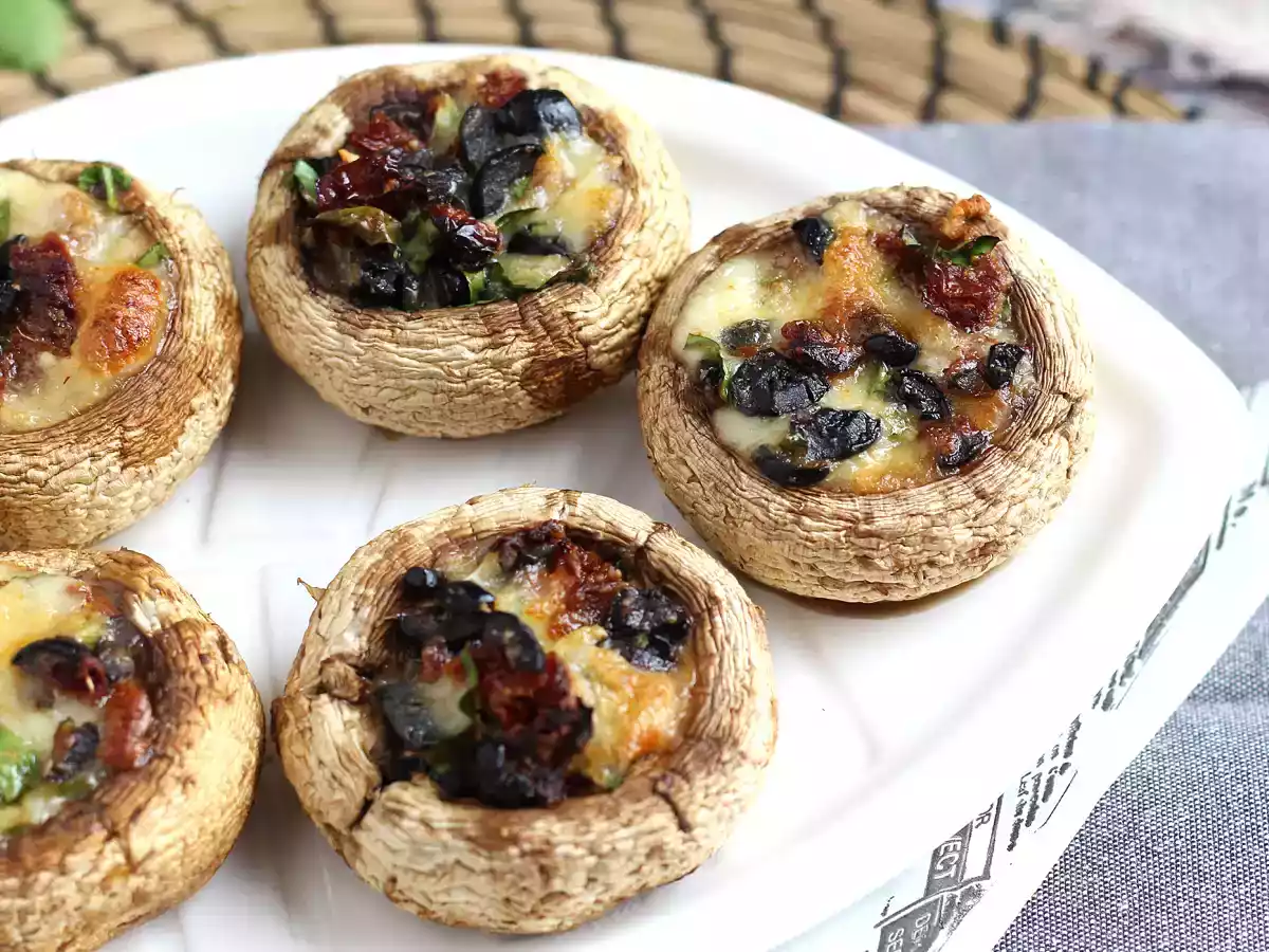 Pieczarki faszerowane i pieczone (świetny pomysł na aperitif)