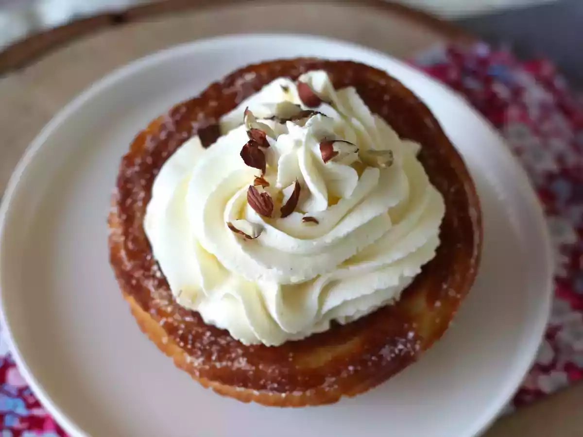 Pieczone churros w kształcie miseczek z obfitą polewą - zdjęcie 8