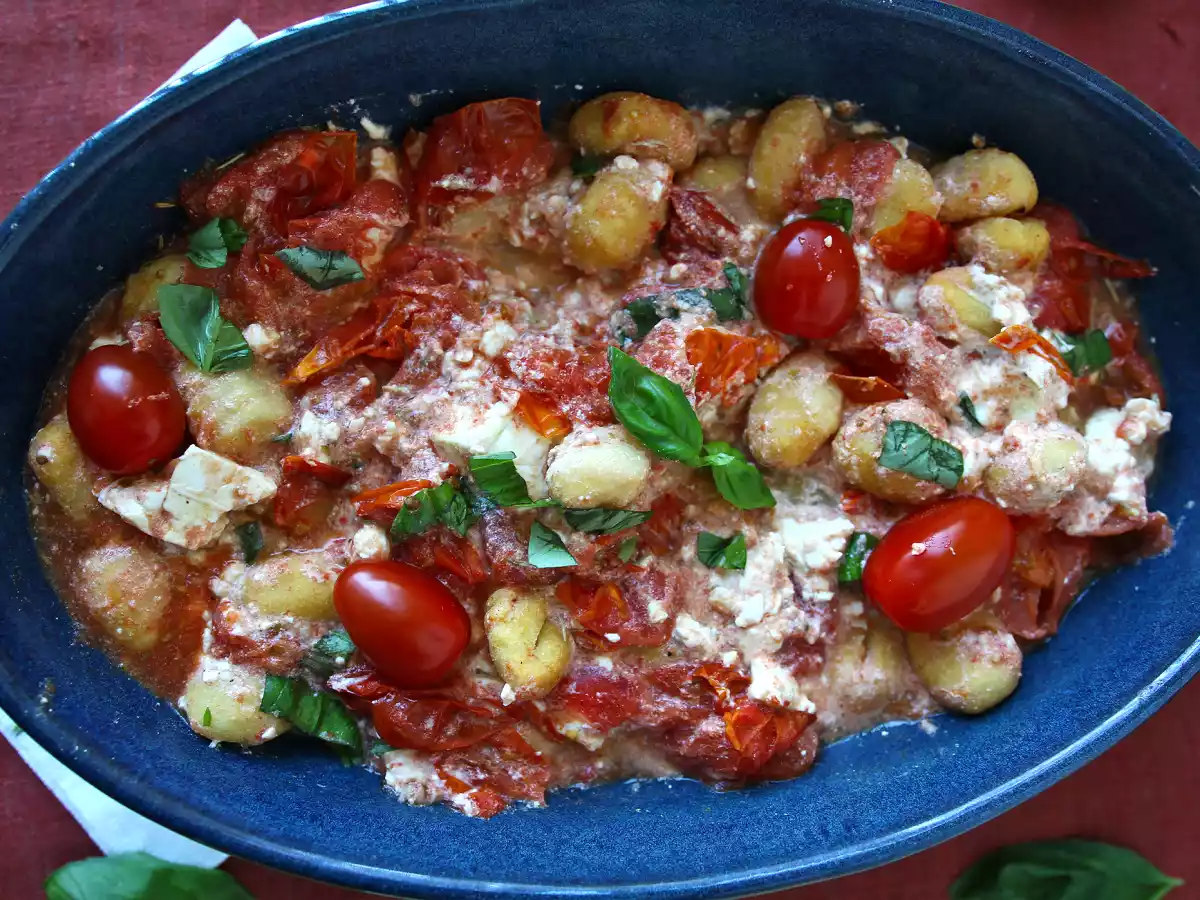 Pieczone gnocchi z fetą z Airfryer, super szybkie danie z pomidorkami koktajlowymi i fetą! - zdjęcie 3