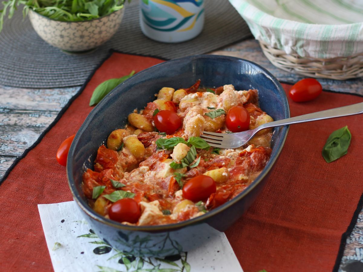 Pieczone gnocchi z fetą z Airfryer, super szybkie danie z pomidorkami koktajlowymi i fetą! - zdjęcie 4