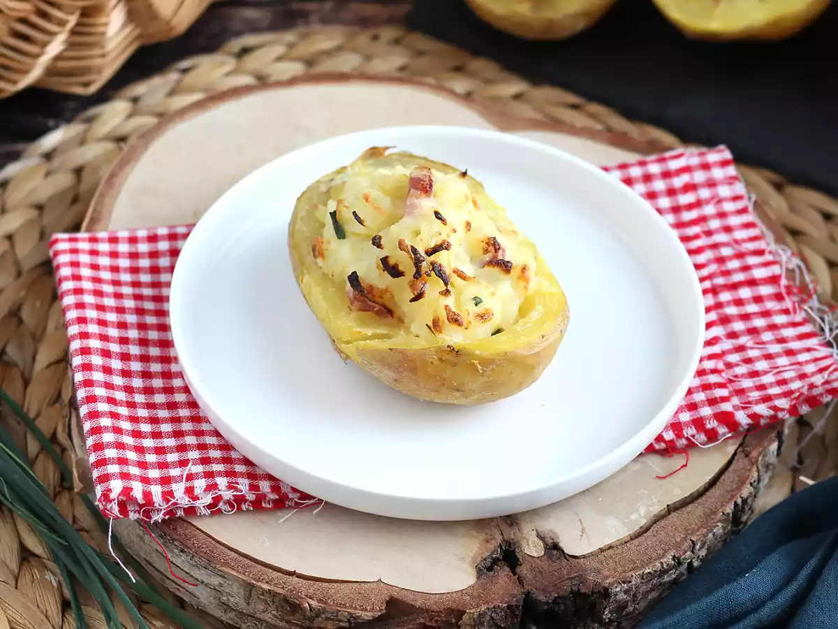 Pieczone ziemniaki nadziewane boczkiem i serem - zdjęcie 6
