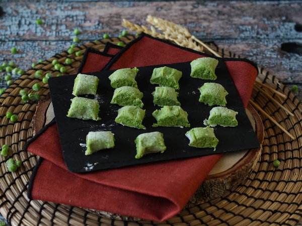 Pierogi z groszkiem bez jajek: gotowe w mgnieniu oka! - zdjęcie 4