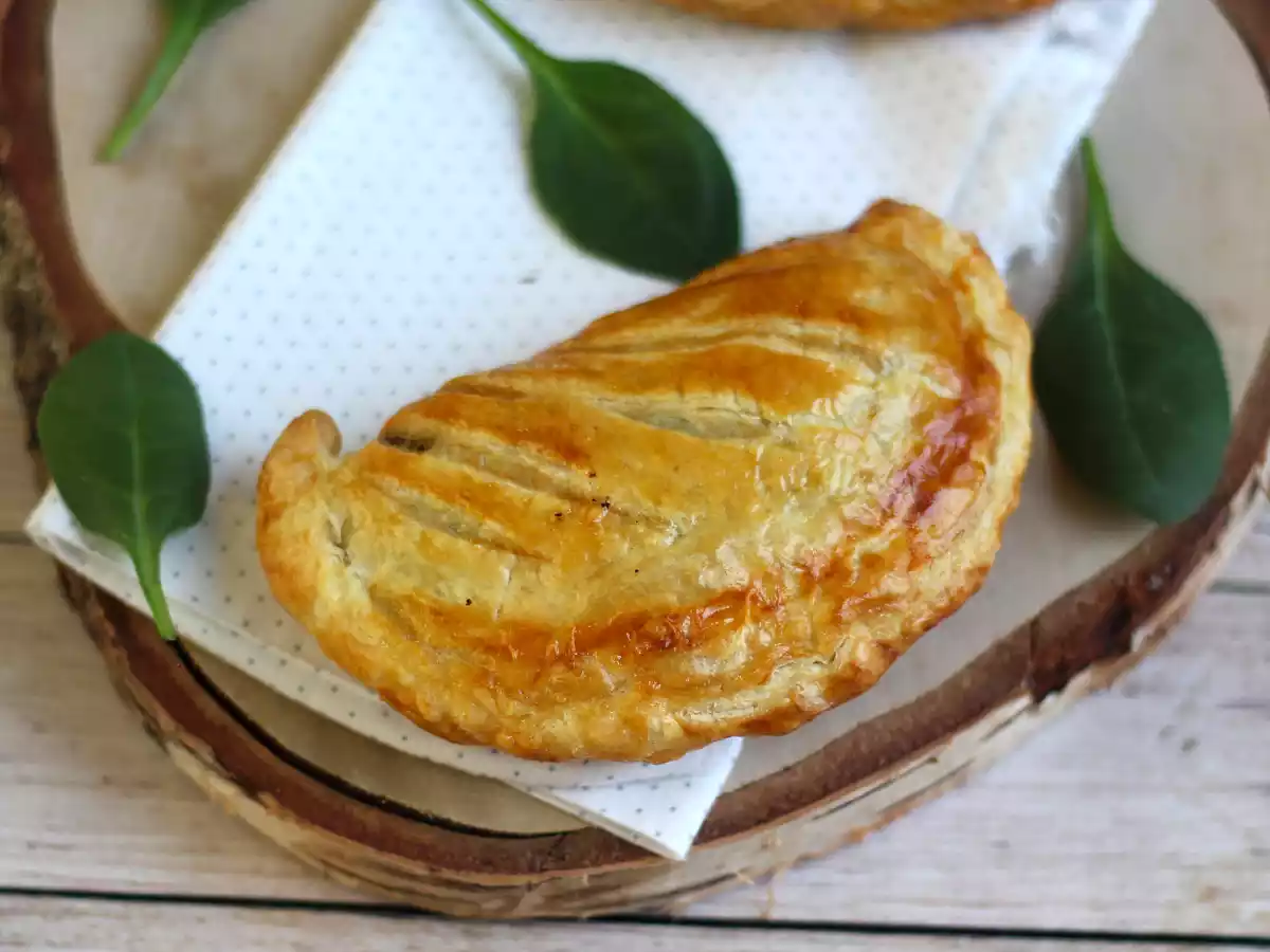 Pierożki nadziewane pieczarkami i szpinakiem - zdjęcie 2