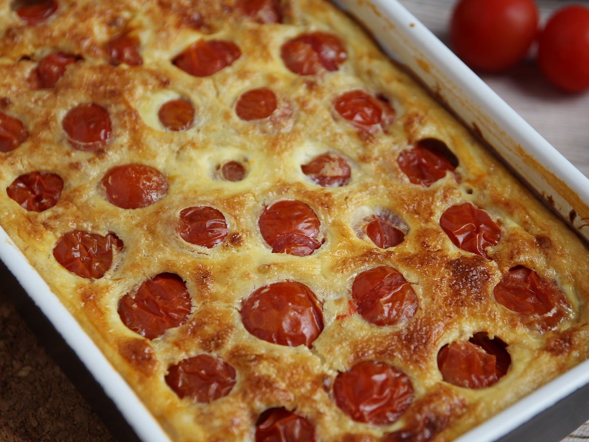 Pikantne clafoutis z pomidorkami koktajlowymi i tuńczykiem - zdjęcie 2