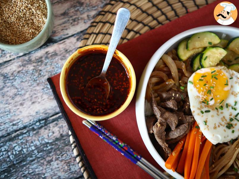 Pikantny koreański sos gochujang do Bibimbap