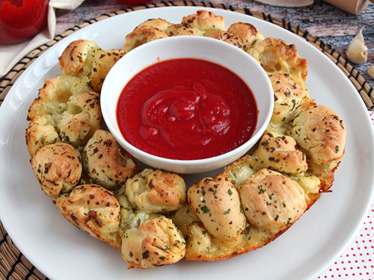 Pizza nadziewana mozzarellą - zdjęcie 2
