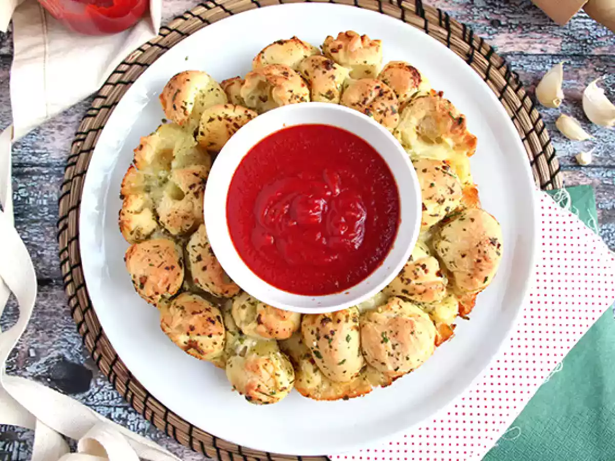 Pizza nadziewana mozzarellą - zdjęcie 5