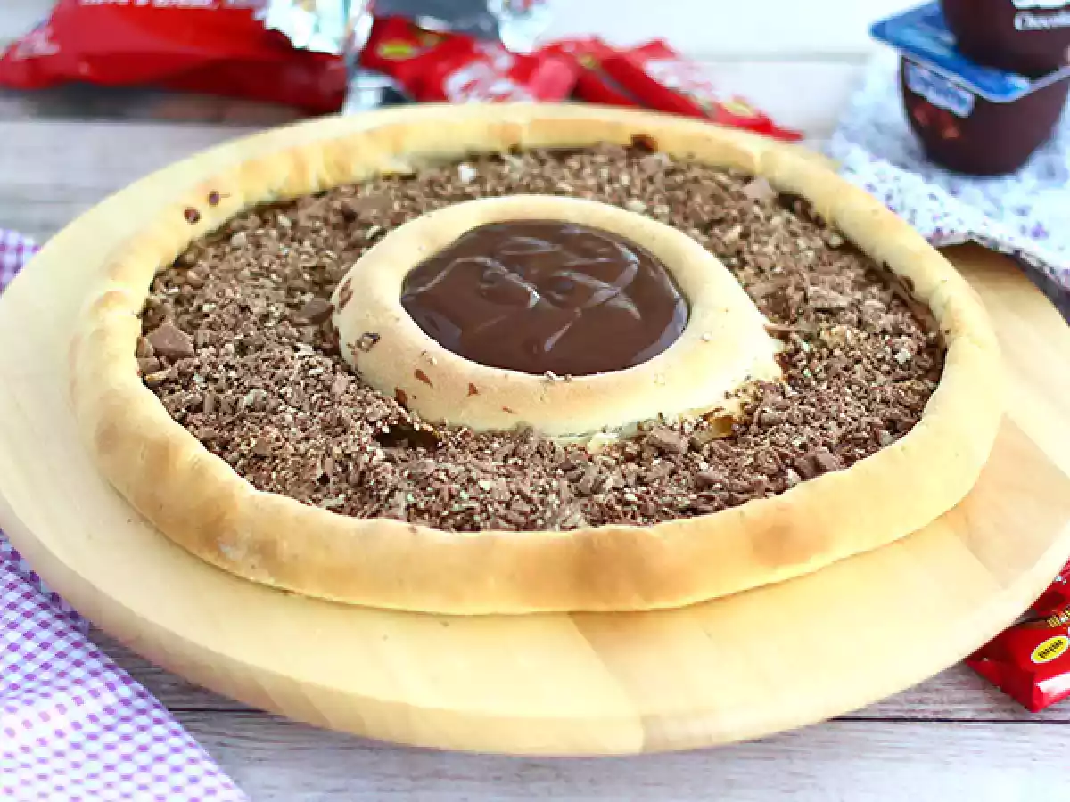 Pizza z Kit Kat i jogurtem czekoladowym Danette