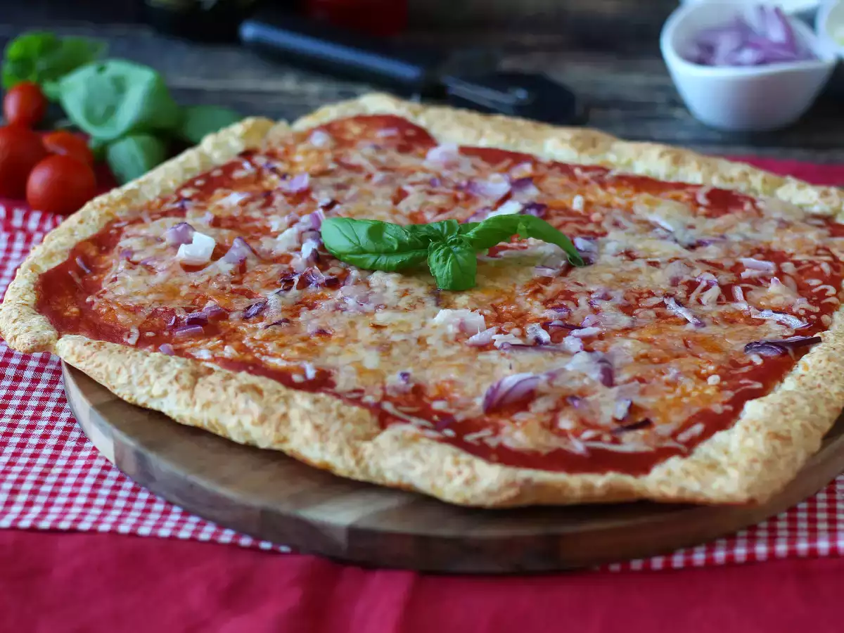 Pizza z serkiem wiejskim - zdjęcie 2