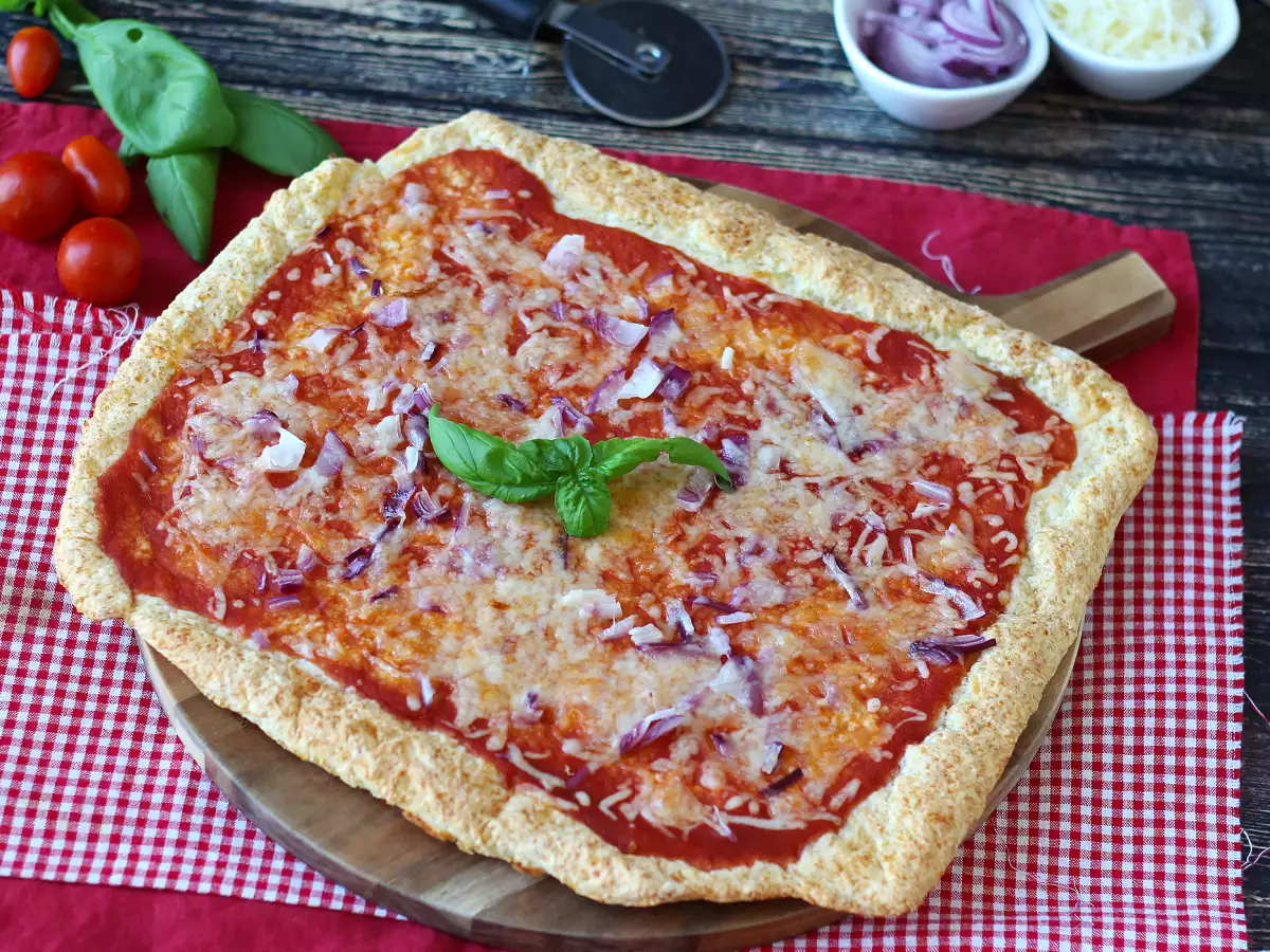 Pizza z serkiem wiejskim - zdjęcie 3