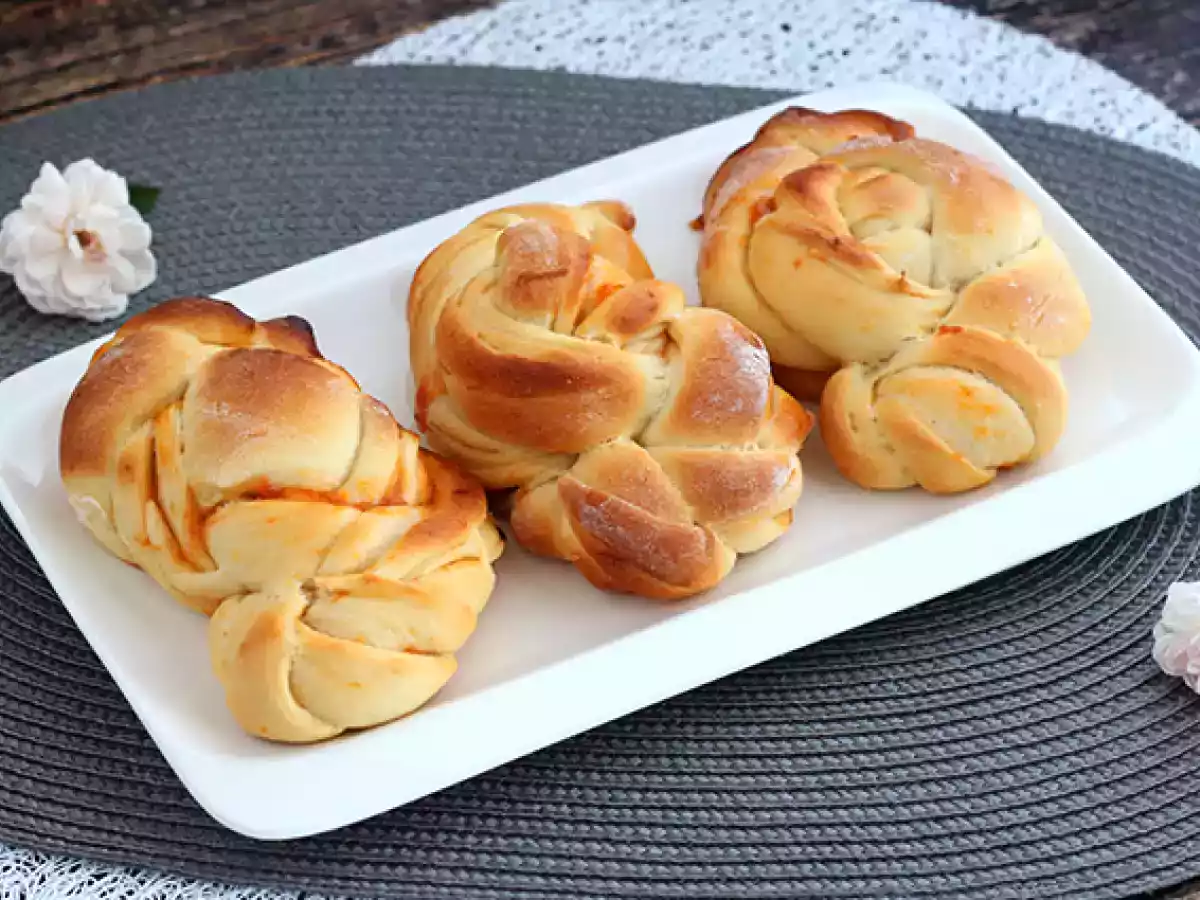 Plecione brioszki z morelami - zdjęcie 4