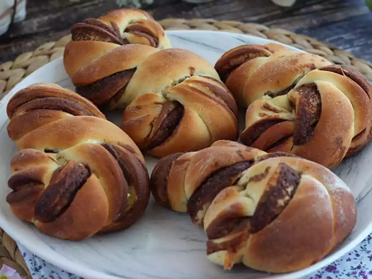 Plecione bułeczki z Nutellą - zdjęcie 2