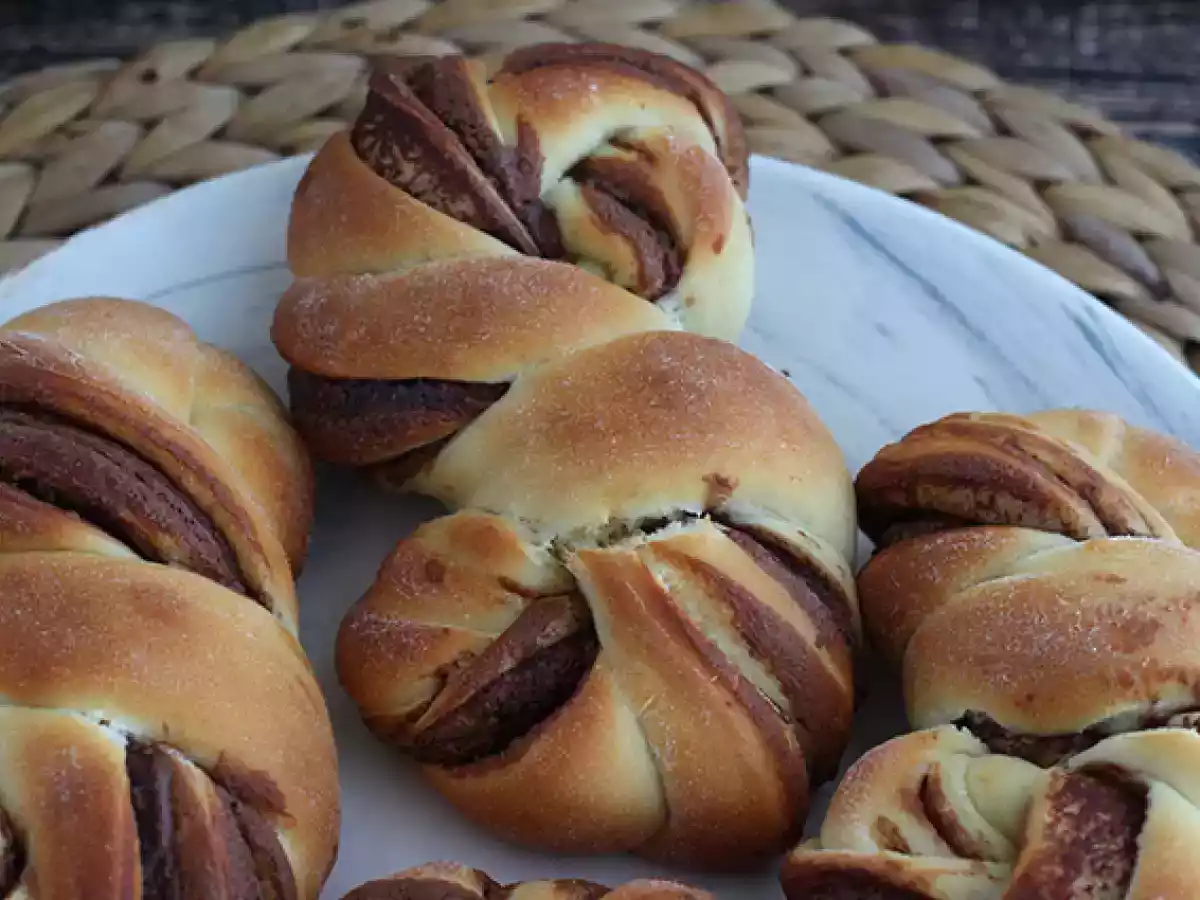 Plecione bułeczki z Nutellą - zdjęcie 3