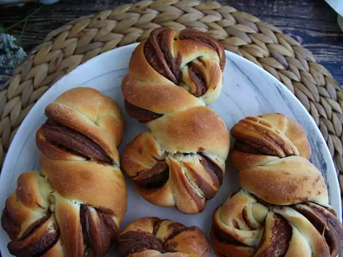 Plecione bułeczki z Nutellą - zdjęcie 4