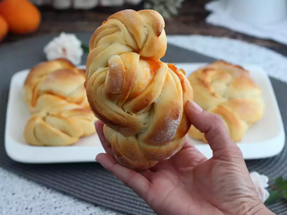 Plecionki drożdżowe z dżemem morelowym - zdjęcie 5