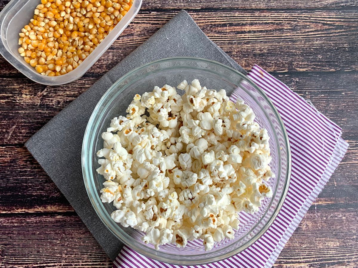 Popcorn bez oleju przygotowany w mikrofalówce - zdjęcie 2
