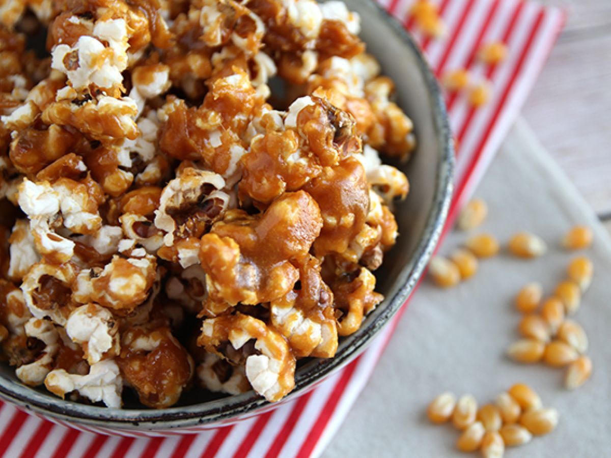 Popcorn karmelowy