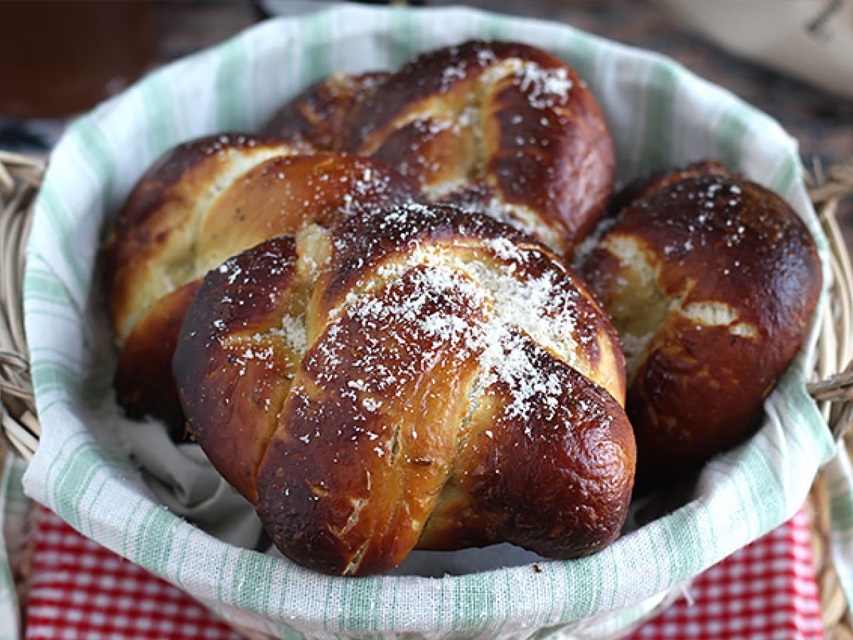 Precle z mozzarellą i rozmarynem - zdjęcie 4