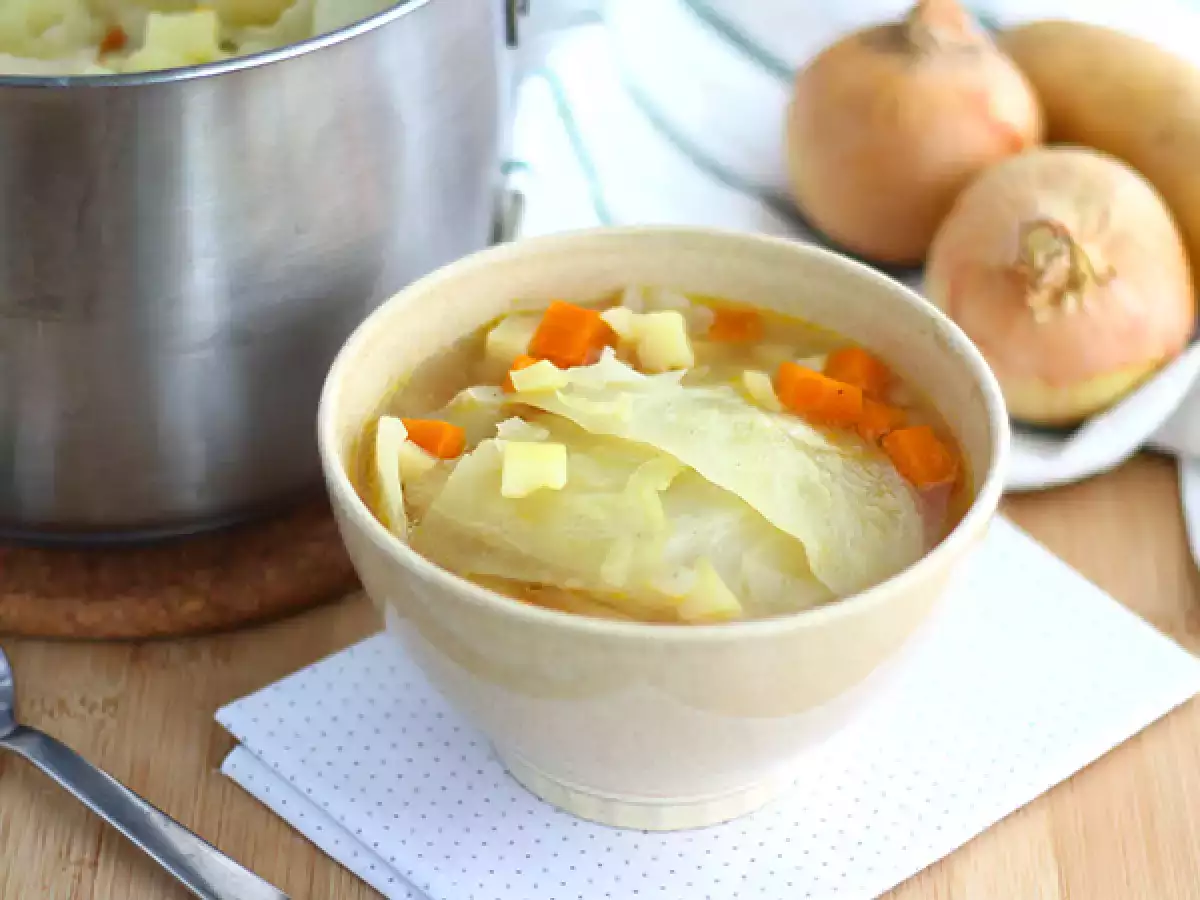 Prosta zupa z kapusty