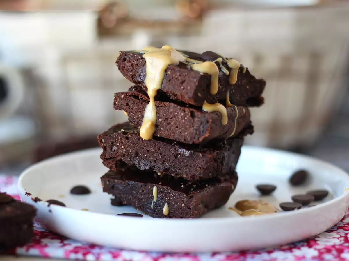 Proteinowe brownie z odżywką białkową whey, naturalnie bezglutenowe