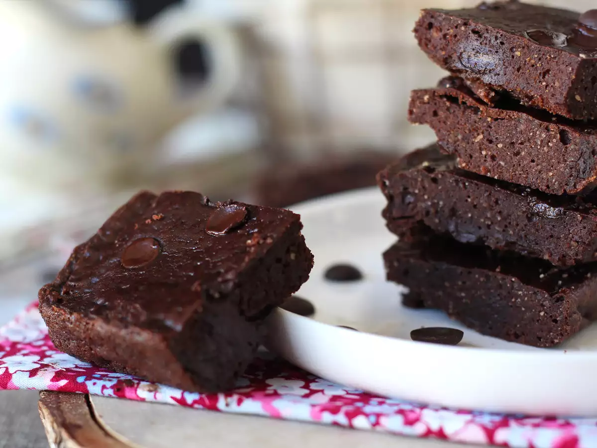 Proteinowe brownie z odżywką białkową whey, naturalnie bezglutenowe - zdjęcie 2