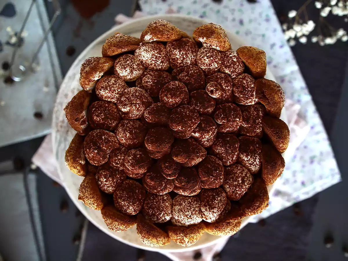 Pyszna charlotte w stylu tiramisu bez jajek - zdjęcie 3
